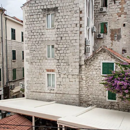 Paradise Konukevi 3*