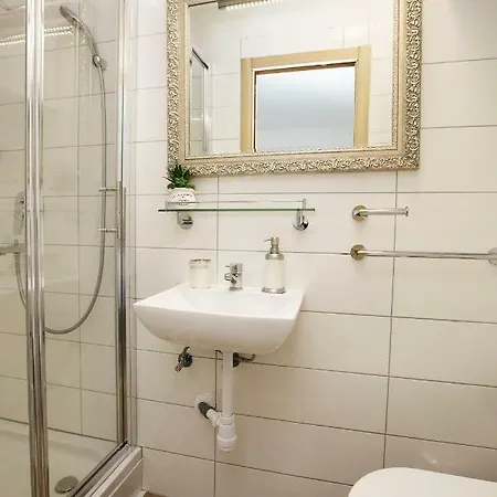 Konukevi Paradise 3*